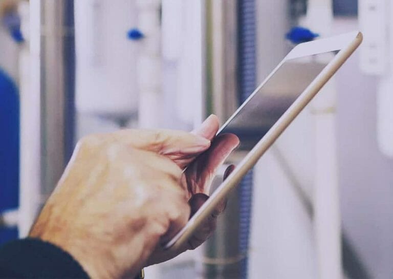 beitragsbild-digitale-heizung-tablet-oekoloco